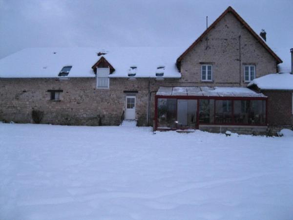Au Jardin Fleuri Vauxaillon Exterior foto