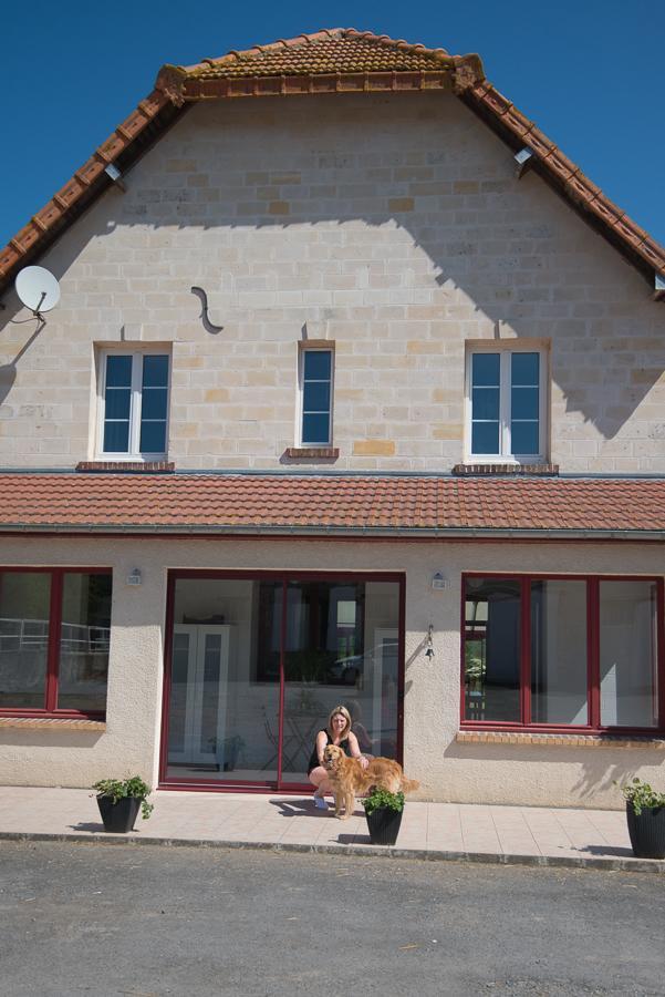 Au Jardin Fleuri Vauxaillon Exterior foto